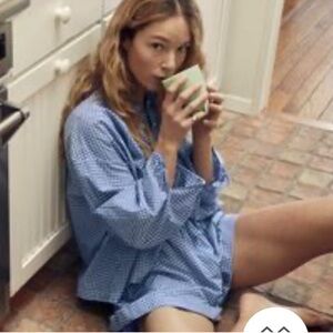 Doen Blaze Short size XS, S, or M!!! ISO